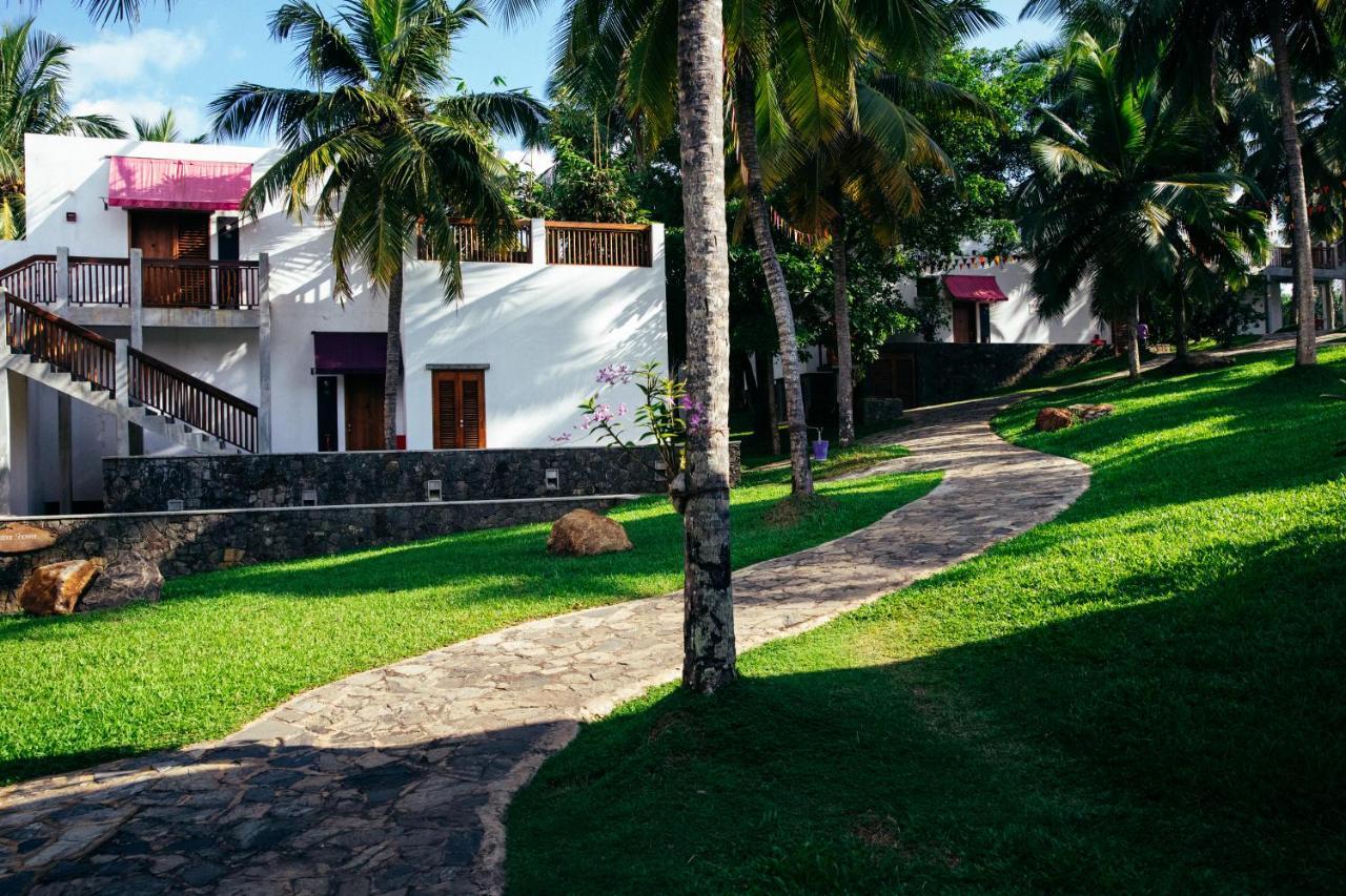 Utmt - Underneath The Mango Tree Spa & Beach Resort Dikwella Sur Exterior foto